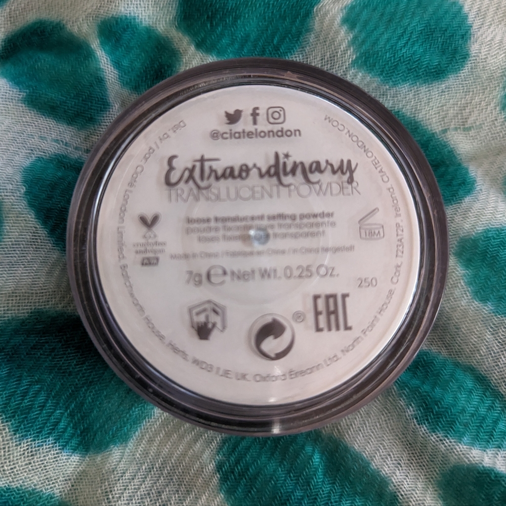 Ciate Extraordinary Translucent Powder - Picture 3 of 5